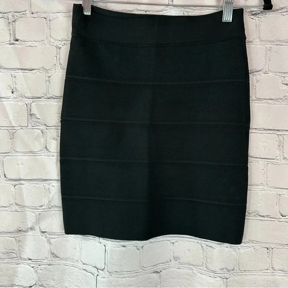 BCBGmaxazria simone bandage pencil mini black bodycon skirt sz small designer - Picture 2 of 7